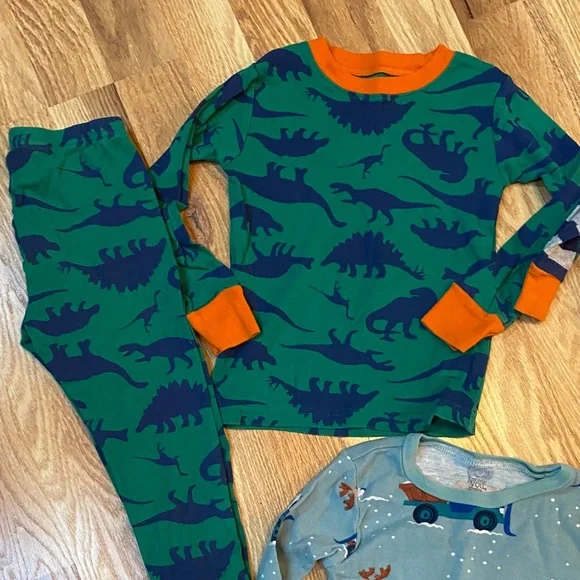 Kids Dinosaur and Animal Pajama Bundle. Size 3T from Carters - Picture 2 of 7